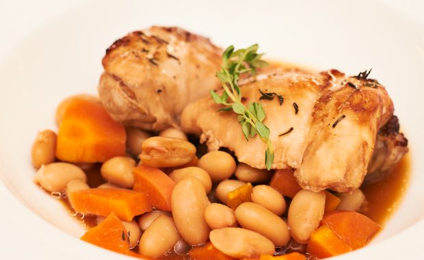 chicken with cannellini beans and thyme dsc 5248