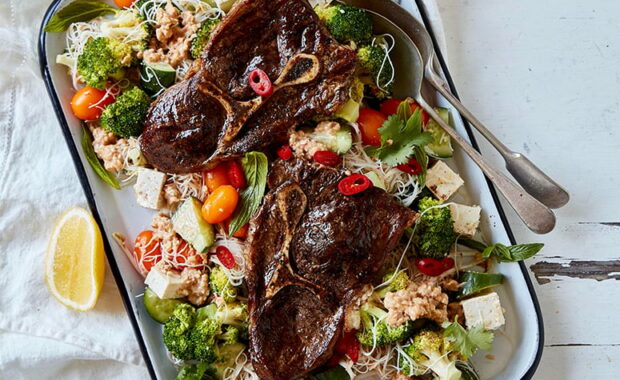 barbecued satay beef steak salad