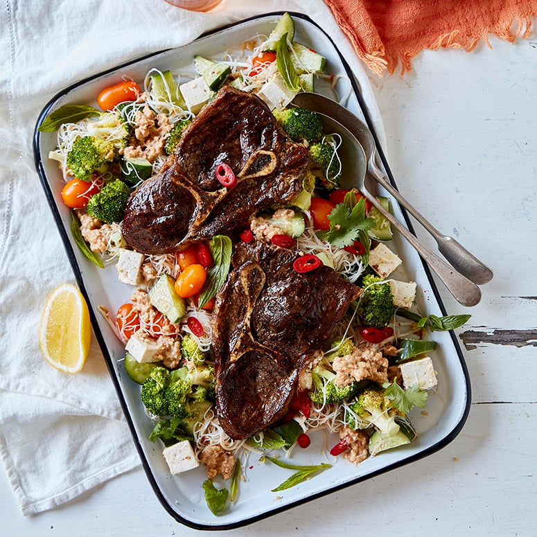 barbecued satay beef steak salad